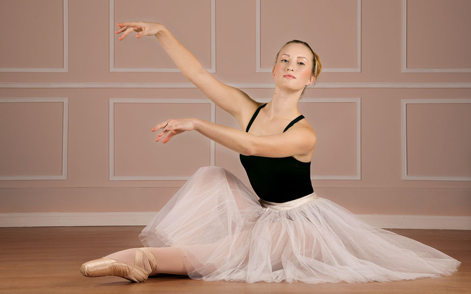 >Юлия Чернавина танцует классический танец