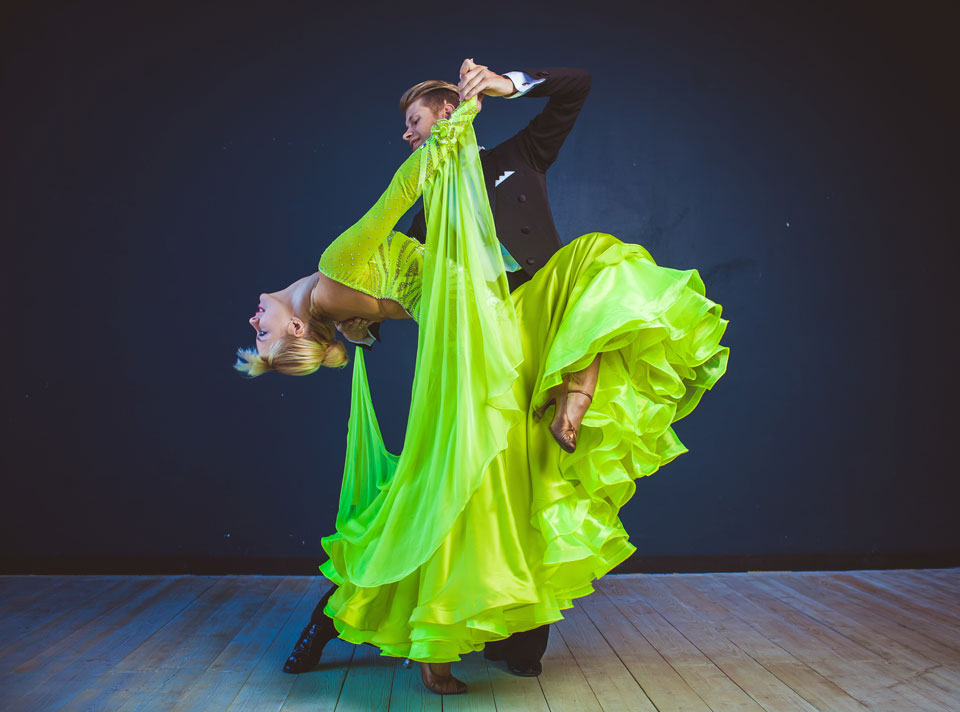 Мария Махотько и Валерий Кацыр танцуют вальс