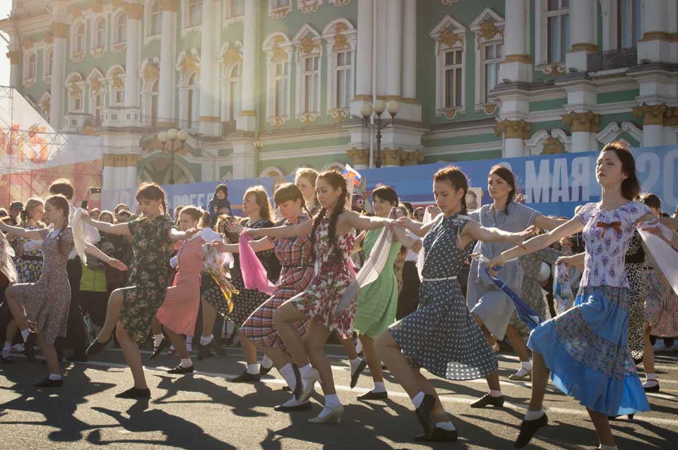 постановка «Вальс расставания», выступление 9 мая 2015 года на Дворцовой площади.